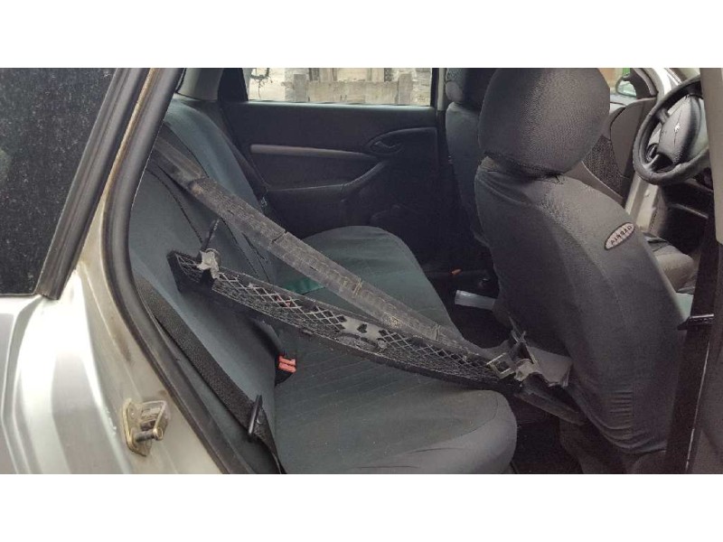 ford focus berlina (cak) del año 2001