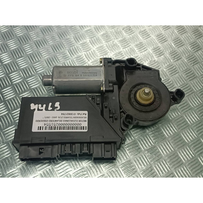 Recambio de motor elevalunas delantero izquierdo para volkswagen touareg (7la) referencia OEM IAM 0130821764 3D1959793B 7L095970