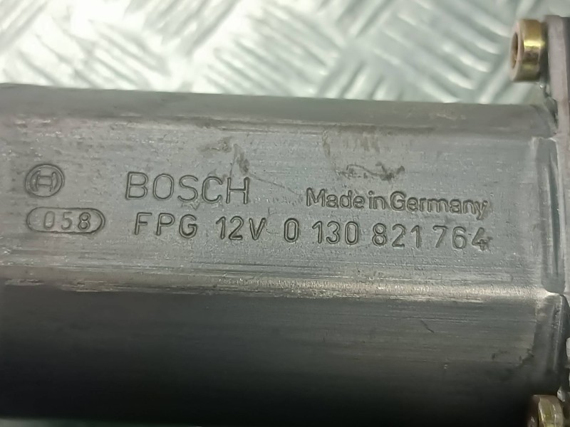 Recambio de motor elevalunas delantero izquierdo para volkswagen touareg (7la) referencia OEM IAM 0130821764 3D1959793B 7L095970