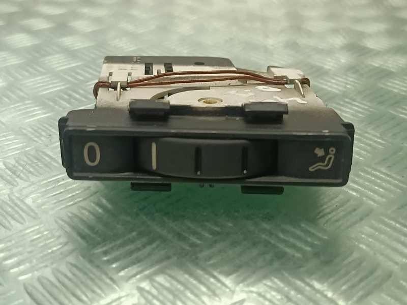 Recambio de interruptor para volkswagen touareg (7la) referencia OEM IAM 7L6819765F 2 PINES AIRE SALPICADERO