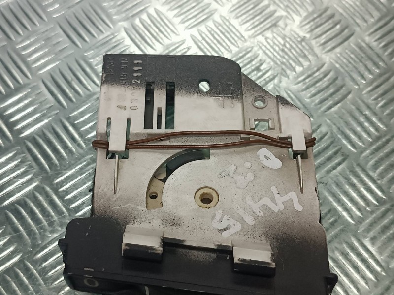 Recambio de interruptor para volkswagen touareg (7la) referencia OEM IAM 7L6819765F 2 PINES AIRE SALPICADERO