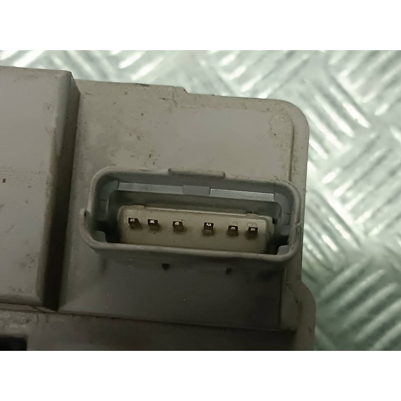 Recambio de cerradura puerta delantera izquierda para peugeot 206 berlina xs referencia OEM IAM  CONECTOR 6 PINES ELECTRICA