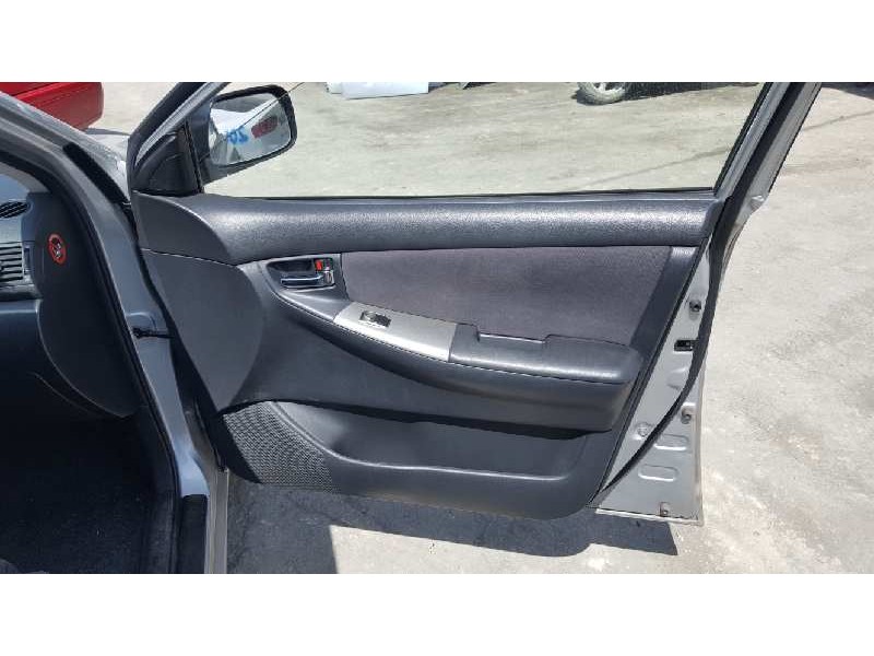 toyota corolla (e12) del año 2003