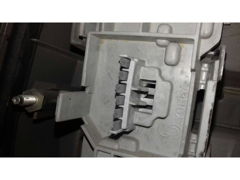 Recambio de piloto trasero derecho para opel vectra c berlina club referencia OEM IAM 13130644  YORKA