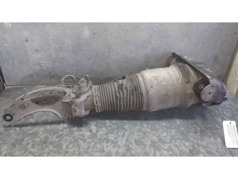 Recambio de amortiguador delantero izquierdo para volkswagen touareg (7la) referencia OEM IAM 7L6412021T  