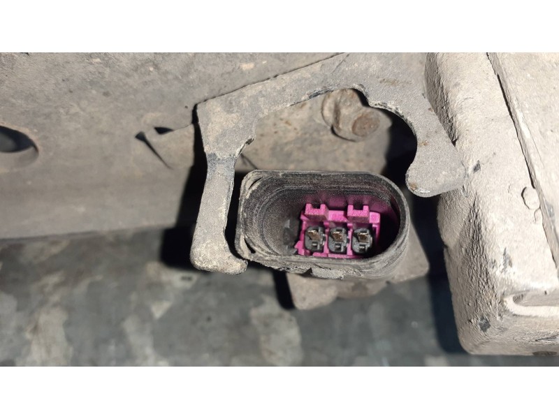 Recambio de amortiguador delantero izquierdo para volkswagen touareg (7la) referencia OEM IAM 7L6412021T  