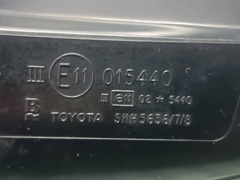Recambio de retrovisor derecho para toyota avensis berlina (t 22) referencia OEM IAM 015440 SKH5636 ELECTRICO