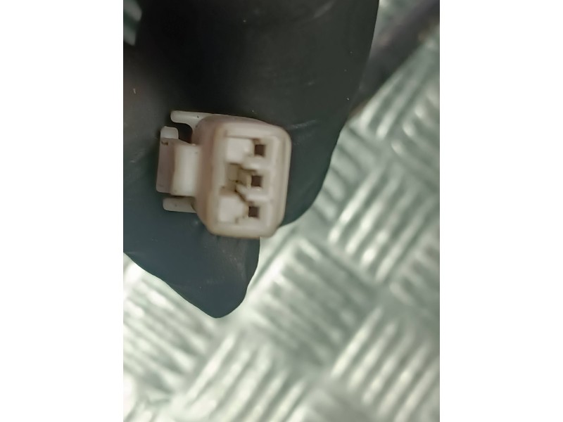 Recambio de retrovisor derecho para toyota avensis berlina (t 22) referencia OEM IAM 015440 SKH5636 ELECTRICO