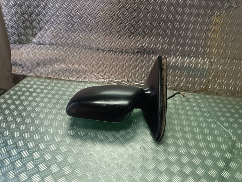 Recambio de retrovisor izquierdo para toyota avensis berlina (t 22) referencia OEM IAM 015440 SKH5636 ELECTRICO