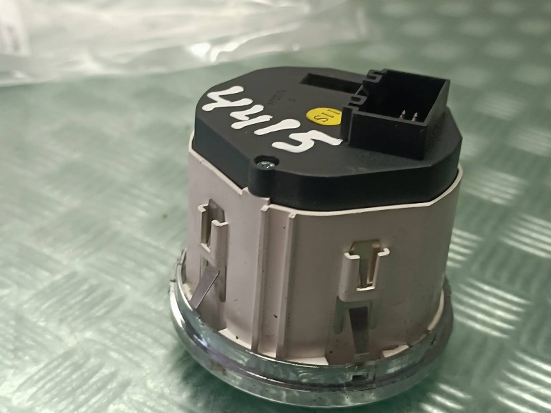 Recambio de mando multifuncion para volkswagen touareg (7la) referencia OEM IAM 7L6927135C 14 PINES SUSPENSION