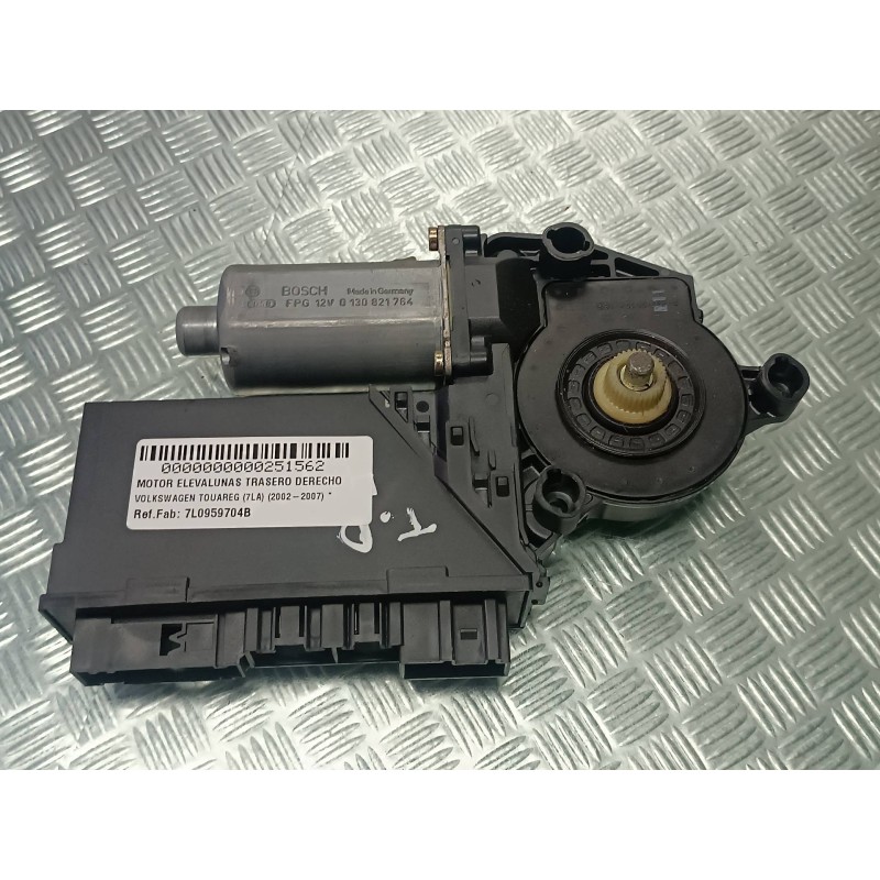 Recambio de motor elevalunas trasero derecho para volkswagen touareg (7la) referencia OEM IAM 7L0959704B 3D0959794C 0130821764