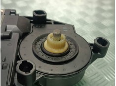 Recambio de motor elevalunas trasero derecho para volkswagen touareg (7la) referencia OEM IAM 7L0959704B 3D0959794C 0130821764 2