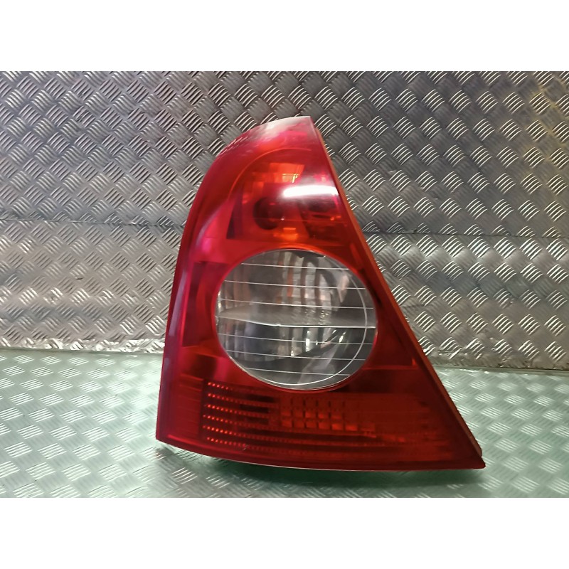 Recambio de piloto trasero izquierdo para renault clio ii fase ii (b/cb0) referencia OEM IAM 8200071413 89023922 VALEO