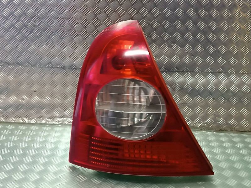 Recambio de piloto trasero izquierdo para renault clio ii fase ii (b/cb0) referencia OEM IAM 8200071413 89023922 VALEO