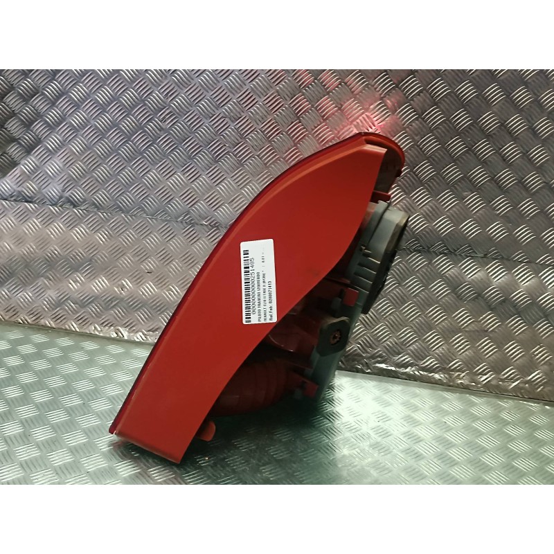 Recambio de piloto trasero izquierdo para renault clio ii fase ii (b/cb0) referencia OEM IAM 8200071413 89023922 VALEO