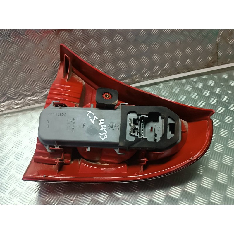 Recambio de piloto trasero izquierdo para renault clio ii fase ii (b/cb0) referencia OEM IAM 8200071413 89023922 VALEO