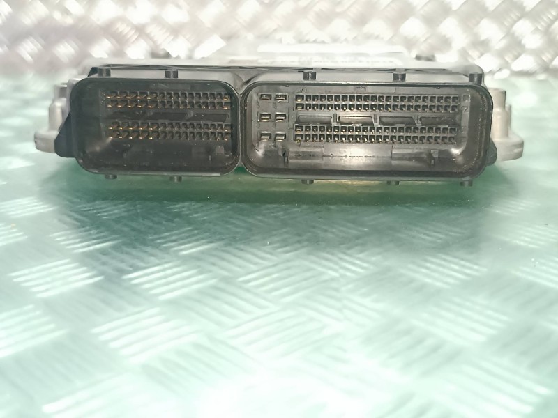 Recambio de centralita motor uce para volkswagen touareg (7la) referencia OEM IAM 070906016AA  0281011481