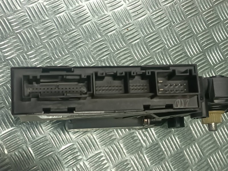 Recambio de motor elevalunas trasero izquierdo para volkswagen touareg (7la) referencia OEM IAM 7L0959703B 3D0959795C 0130821765