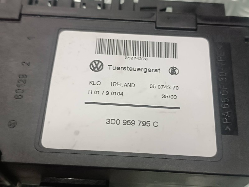 Recambio de motor elevalunas trasero izquierdo para volkswagen touareg (7la) referencia OEM IAM 7L0959703B 3D0959795C 0130821765