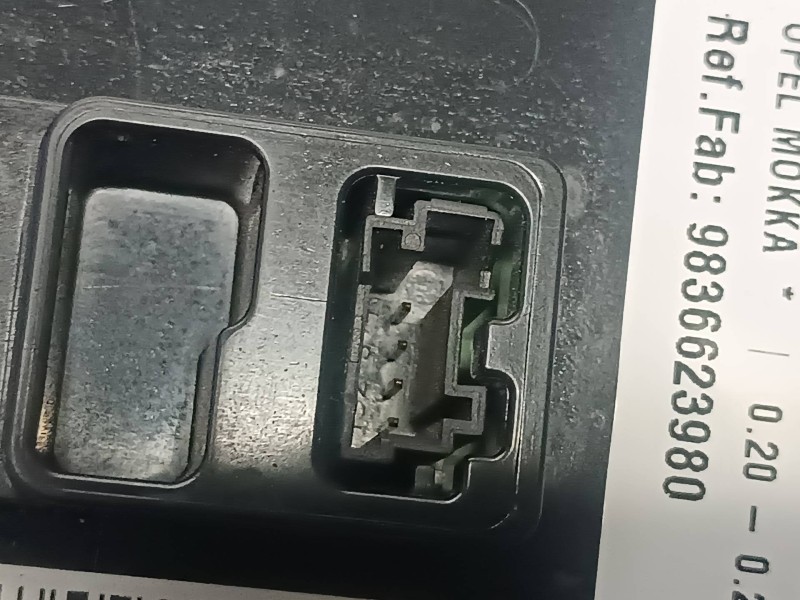 Recambio de pantalla multifuncion para opel mokka referencia OEM IAM 9836623980 31321458 VALEO