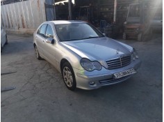 mercedes-benz clase c (w203) berlina del año 2005