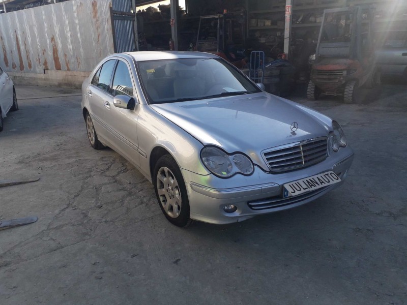 mercedes-benz clase c (w203) berlina del año 2005