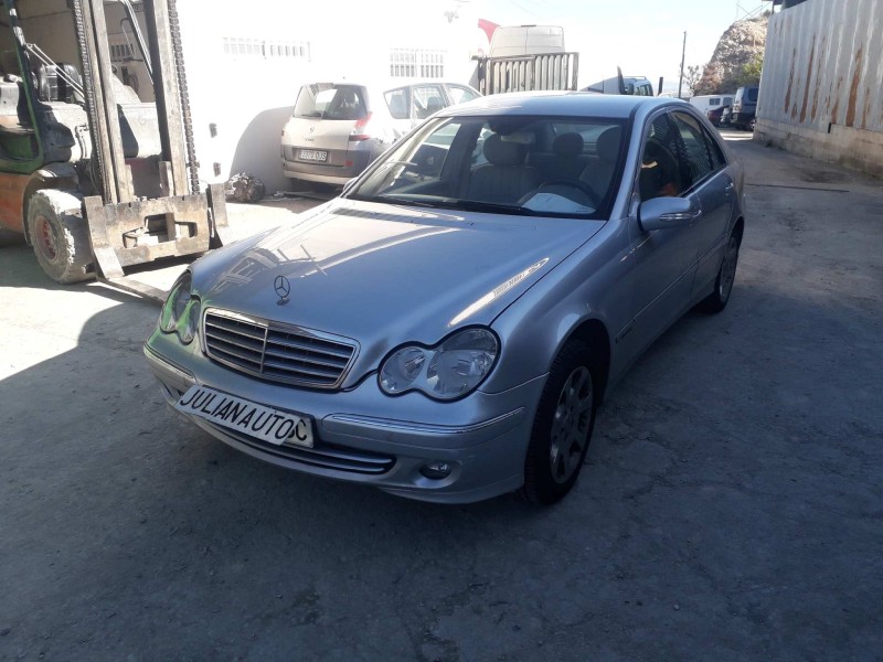 mercedes-benz clase c (w203) berlina del año 2005