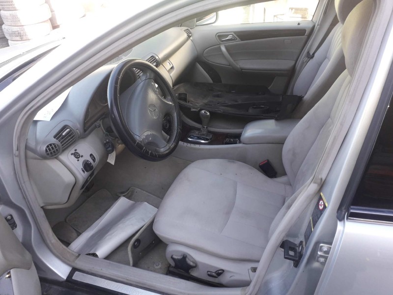 mercedes-benz clase c (w203) berlina del año 2005