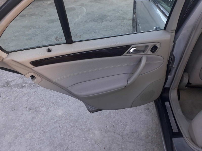 mercedes-benz clase c (w203) berlina del año 2005