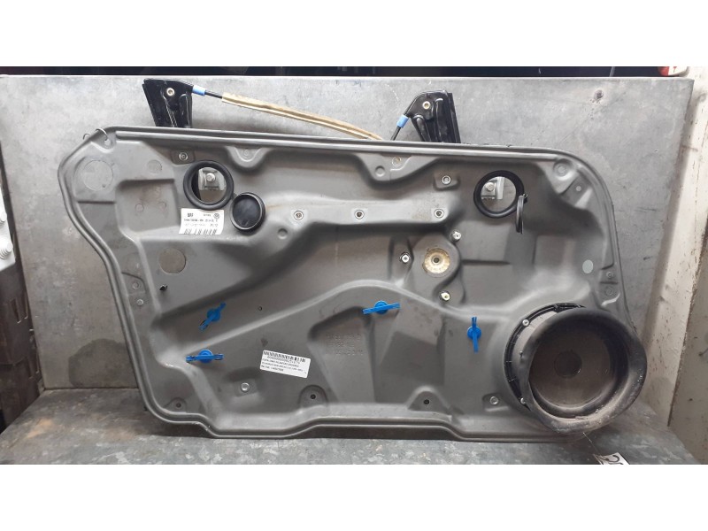 Recambio de elevalunas delantero izquierdo para volkswagen bora berlina (1j2) referencia OEM IAM 1J4837755E 119692109 ELECTRICO