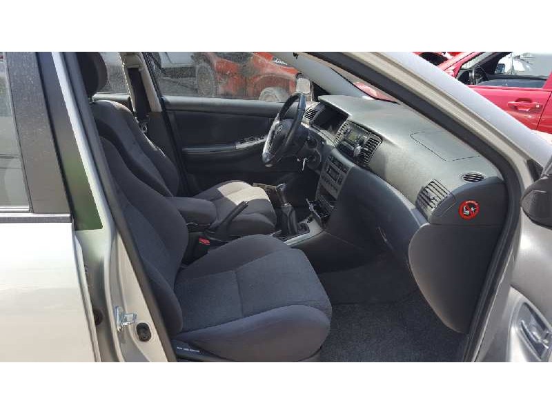 toyota corolla (e12) del año 2003