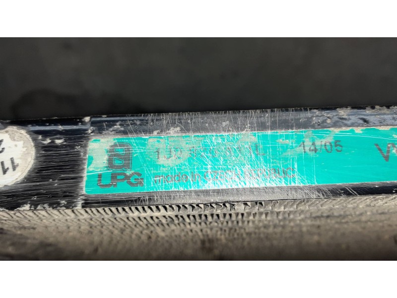 Recambio de condensador / radiador aire acondicionado para volkswagen bora berlina (1j2) referencia OEM IAM 1J0820411L  