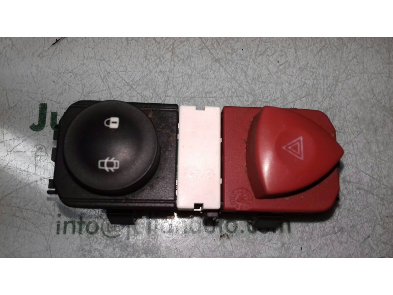 Recambio de warning para renault scenic ii confort authentique referencia OEM IAM 8200407415 88040009 CIERRE PUERTAS