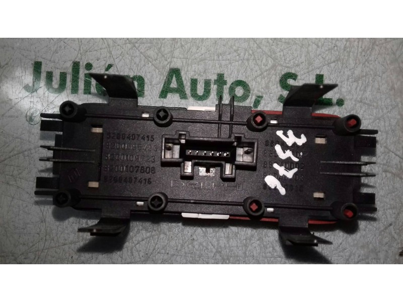 Recambio de warning para renault scenic ii confort authentique referencia OEM IAM 8200407415 88040009 CIERRE PUERTAS