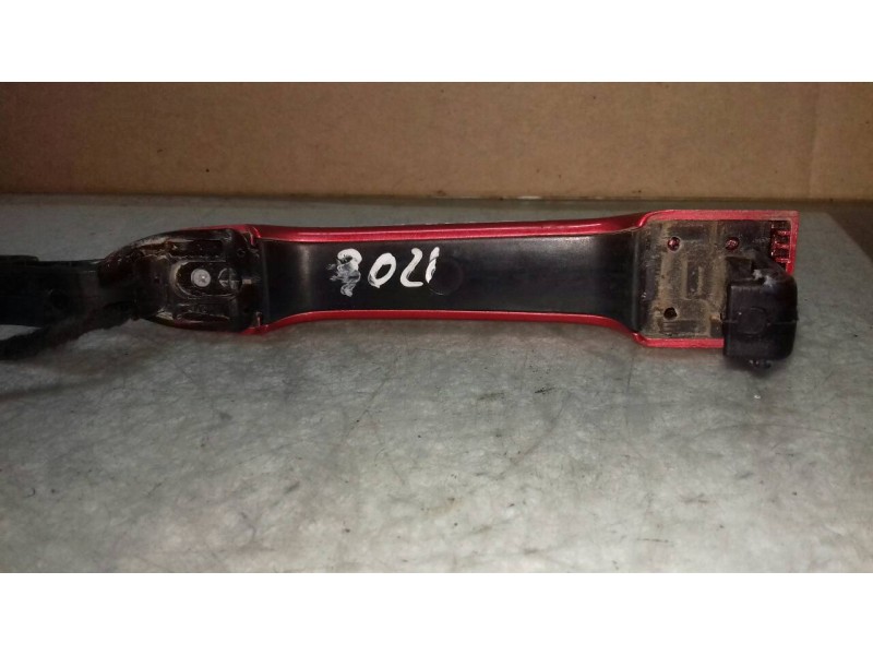 Recambio de maneta exterior delantera izquierda para renault captur xmod referencia OEM IAM   