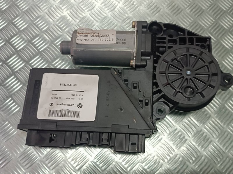 Recambio de motor elevalunas delantero derecho para volkswagen touareg (7la) referencia OEM IAM 3D1959792B 7L0959702 0130821765