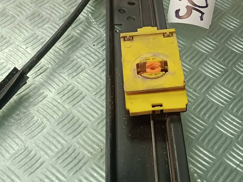 Recambio de elevalunas delantero derecho para volkswagen touareg (7la) referencia OEM IAM 7L0837462F  ELECTRICO