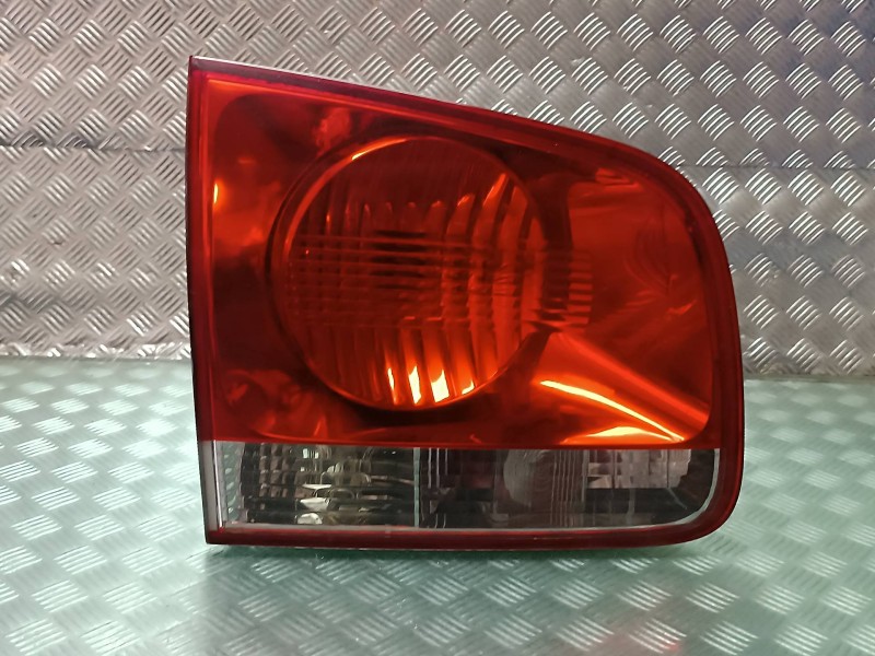 Recambio de piloto trasero izquierdo interior para volkswagen touareg (7la) referencia OEM IAM 7L6945093H 28269003 