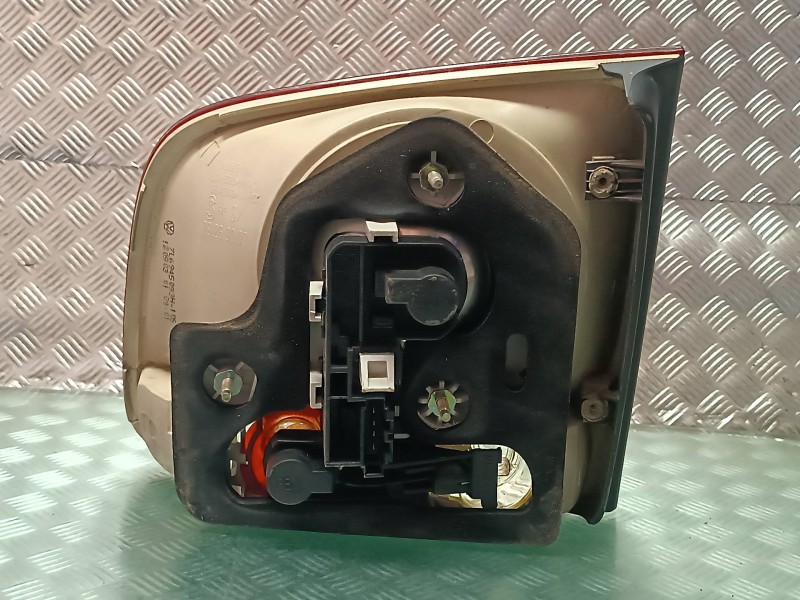 Recambio de piloto trasero izquierdo interior para volkswagen touareg (7la) referencia OEM IAM 7L6945093H 28269003 