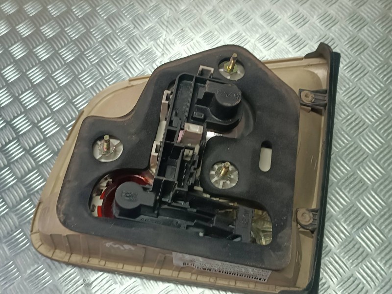 Recambio de piloto trasero izquierdo interior para volkswagen touareg (7la) referencia OEM IAM 7L6945093H 28269003 