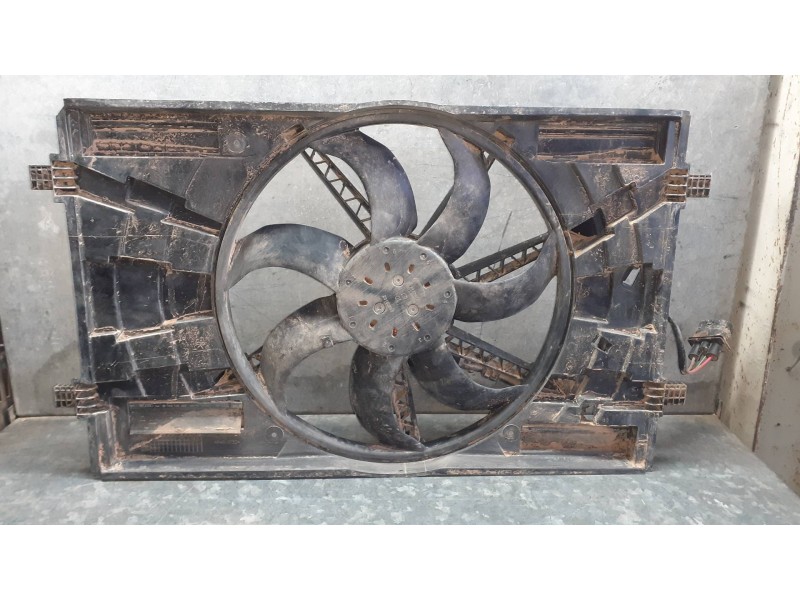 Recambio de electroventilador para volkswagen golf vii sportsvan referencia OEM IAM 5Q0121203CN 23154250 