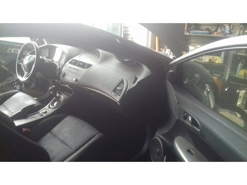 honda civic berlina 5 (fk) del año 2009