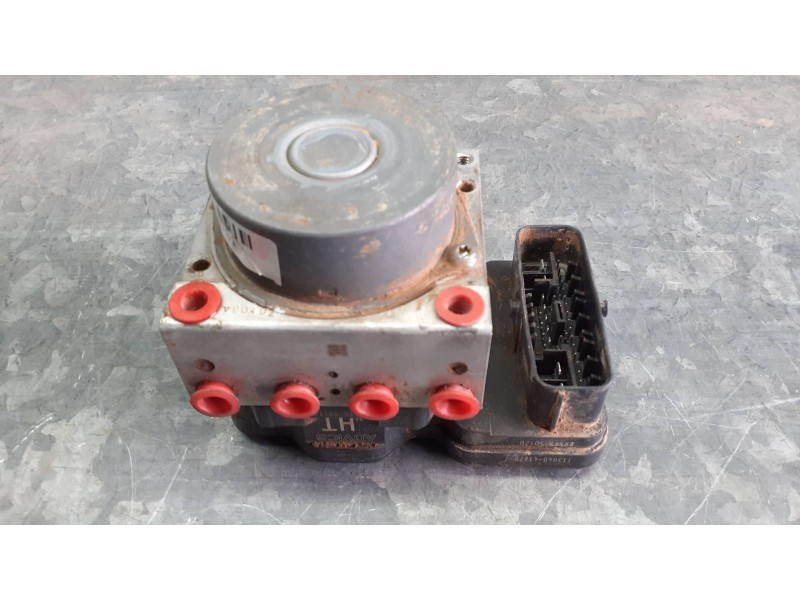Recambio de abs para toyota c-hr referencia OEM IAM 4451010110 11304041870 8954110120