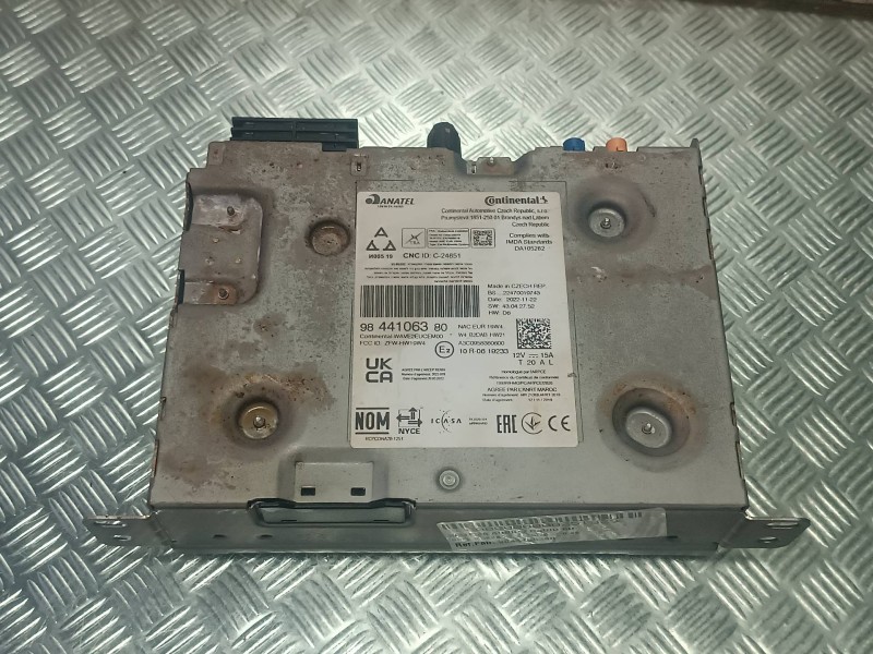Recambio de sistema audio / radio cd para opel mokka referencia OEM IAM 9844106380  CONTINENTAL