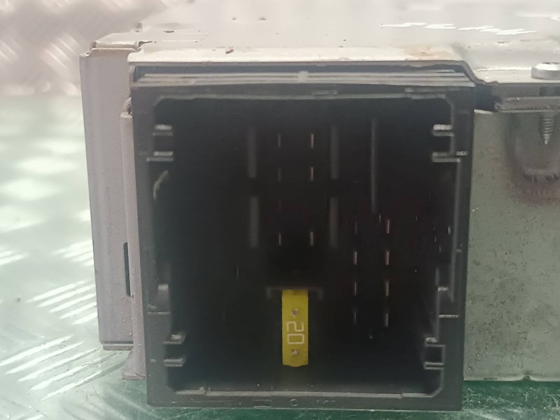 Recambio de sistema audio / radio cd para opel mokka referencia OEM IAM 9844106380  CONTINENTAL