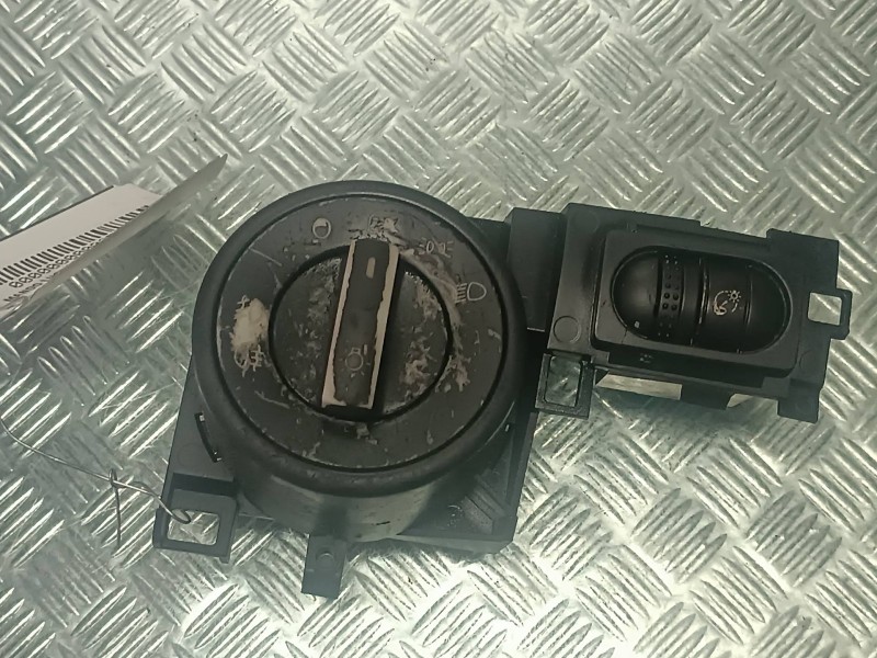 Recambio de mando luces para volkswagen touareg (7la) referencia OEM IAM 7L6858903T 527380 