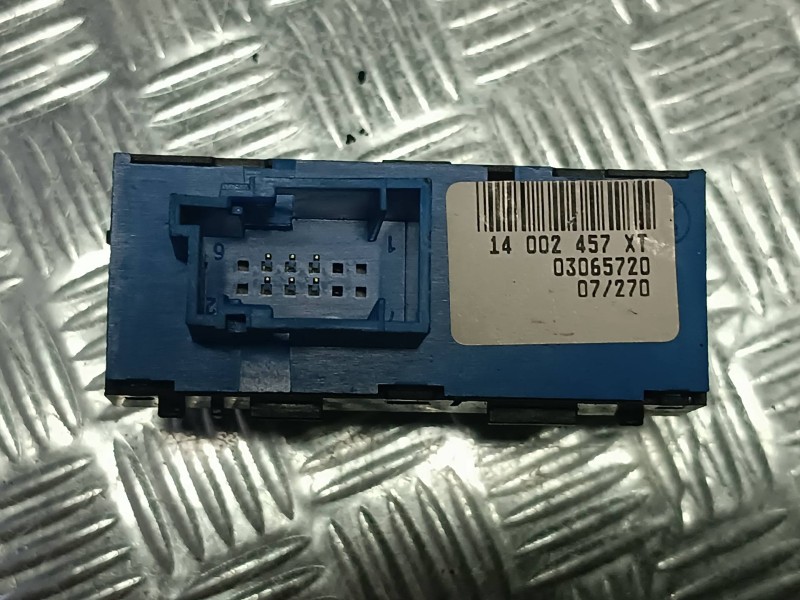 Recambio de mando bloqueo puertas para peugeot expert kasten referencia OEM IAM 14002457XT 03065720 