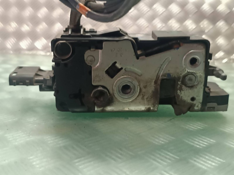 Recambio de cerradura puerta trasera izquierda para peugeot expert kasten referencia OEM IAM 24090816 24087816 240091816