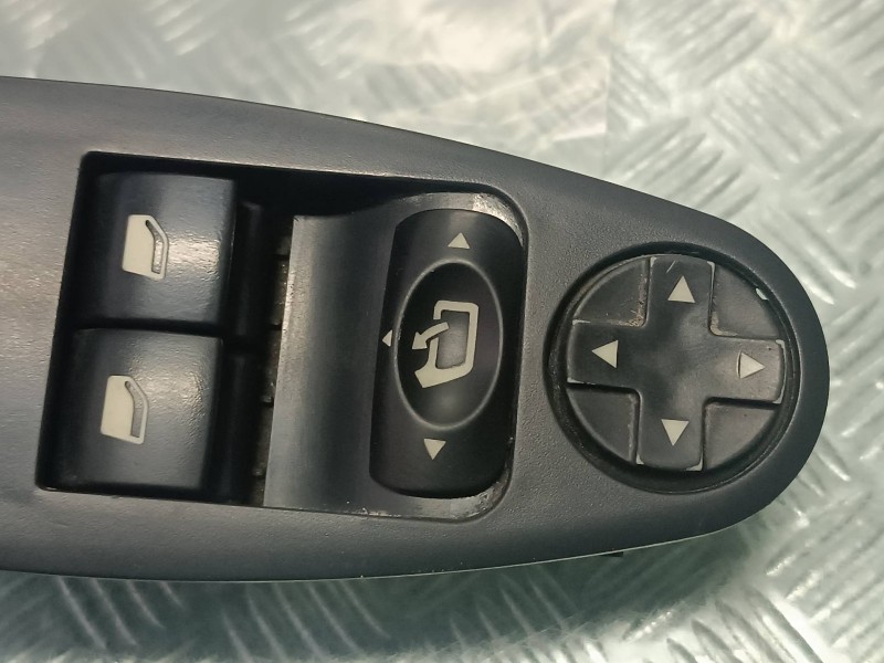 Recambio de mando elevalunas delantero izquierdo para peugeot expert kasten referencia OEM IAM   