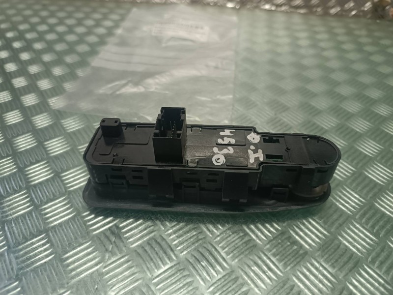 Recambio de mando elevalunas delantero izquierdo para peugeot expert kasten referencia OEM IAM   